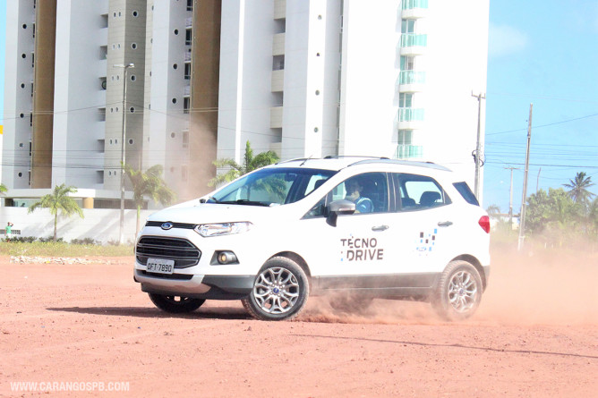 Andamos no Ford EcoSport FreeStyle 2.0 equipado com câmbio PowerShift 13