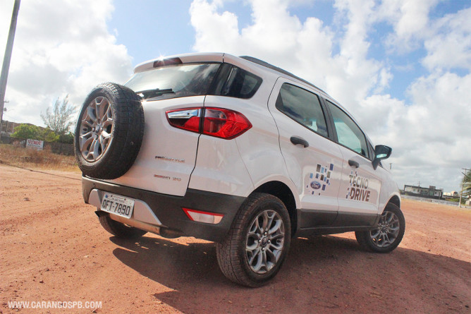 Andamos no Ford EcoSport FreeStyle 2.0 equipado com câmbio PowerShift 8