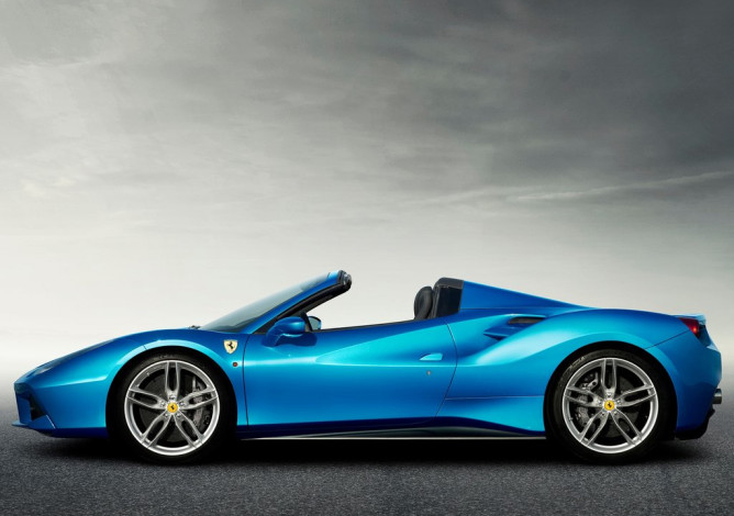 Ferrari 488 Spider será apresentada oficialmente no Salão de Frankfurt 1