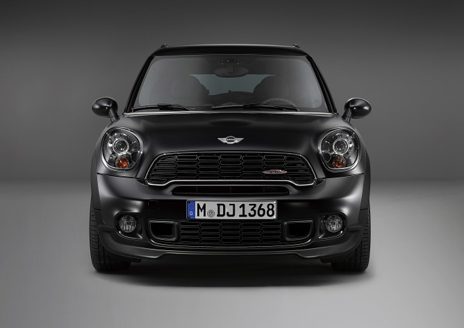 MINI Paceman e Countryman ganham edição especial “Frozen Black” 1