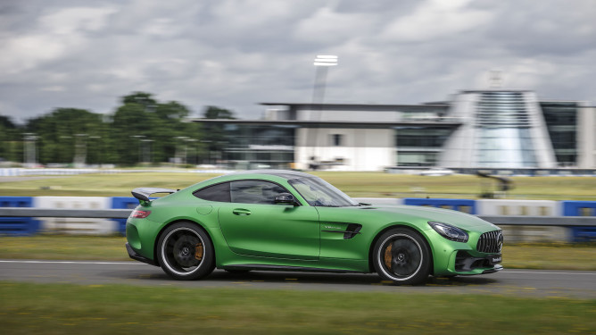 Mercedes AMG GT R assume o título de tração traseira mais rápido de Nurburgring 1