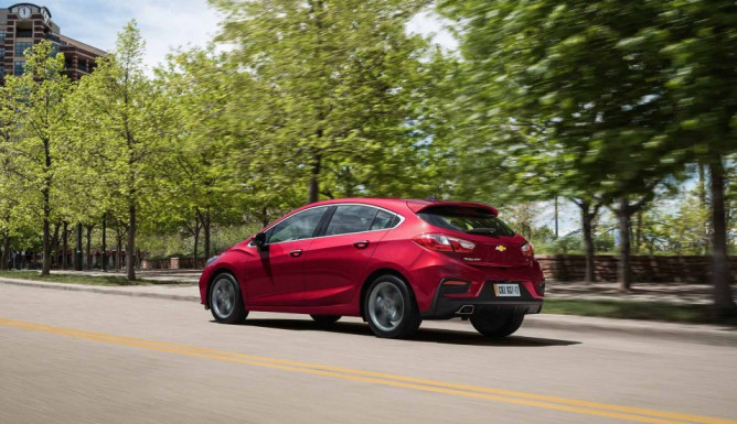 Recém-lançado, Cruze Sport6 passa por reajuste de preço 1