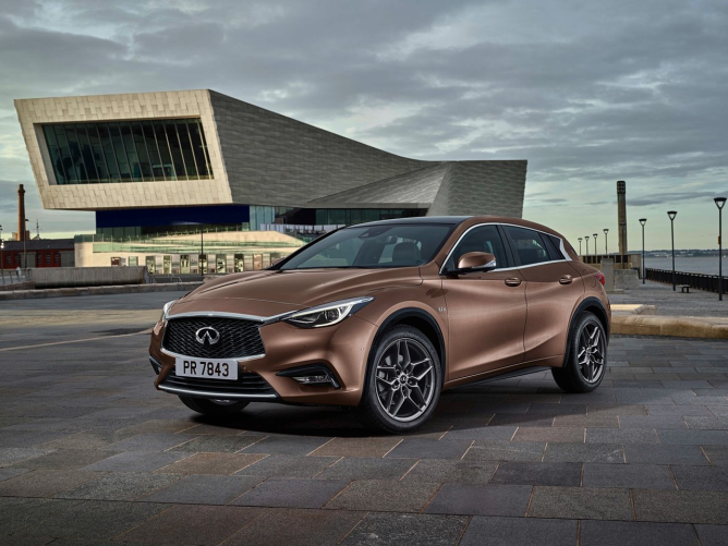 Rival do BMW Série 1 e VW Golf, Infiniti Q30 aparece em imagem oficial