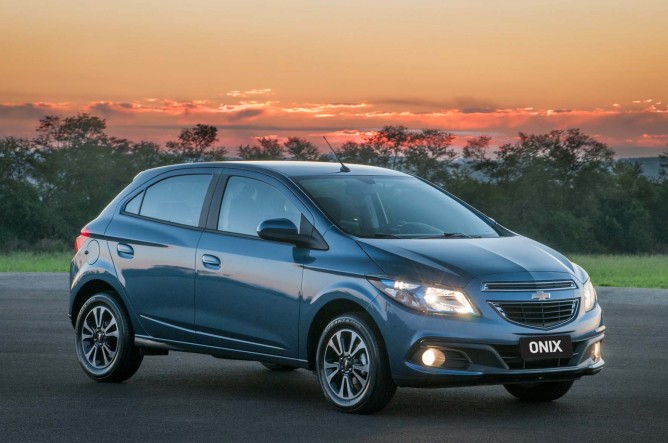 Vendas em outubro- Chevrolet Onix sobe, briga esquenta entre Fiat Palio e Ford Fiesta e Volkswagen Gol segue no topo 2