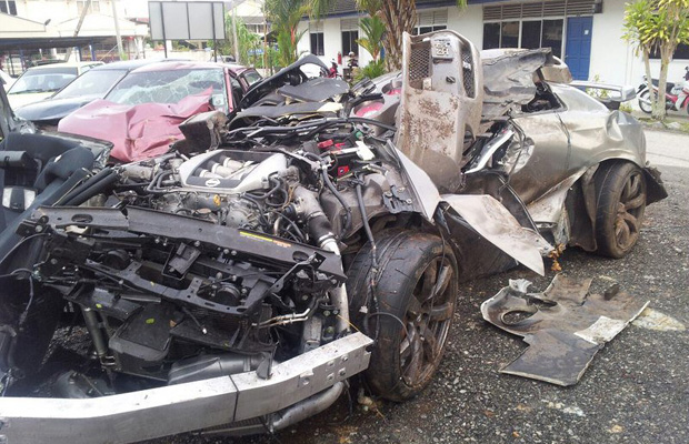 Acidente-envolvendo-dois-Nissan-GT-R-deixa-quatro-mortos-na-Mal%C3%A1sia.jpg